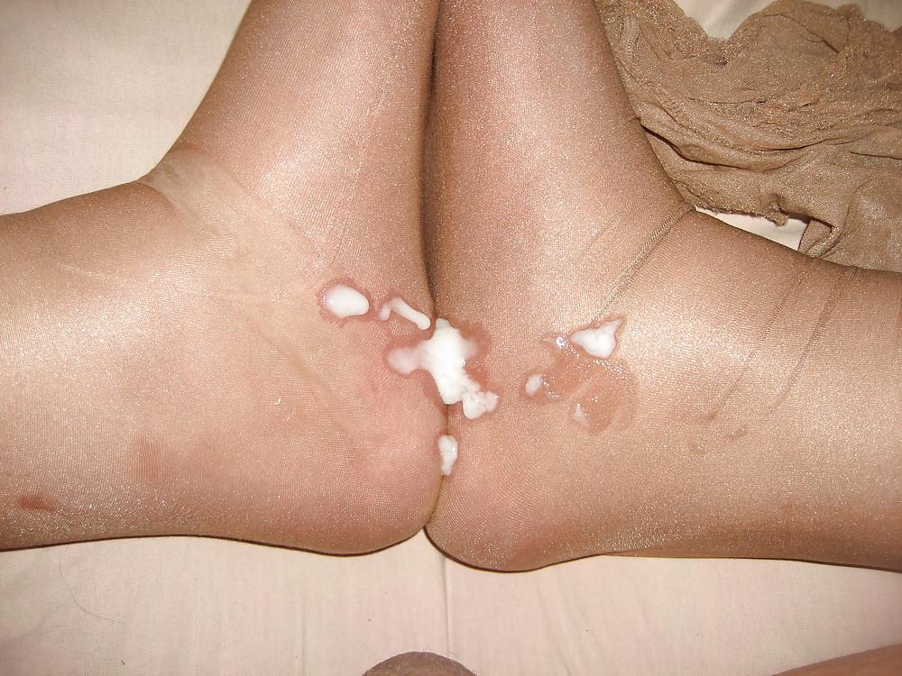 9P Tan foot play