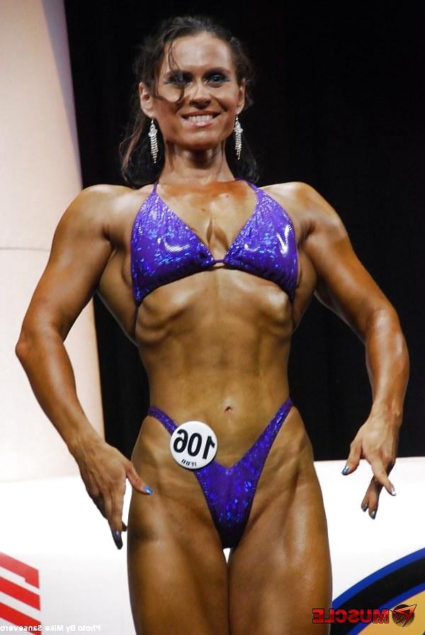 16P Lada Plihalova fem. muscles queen