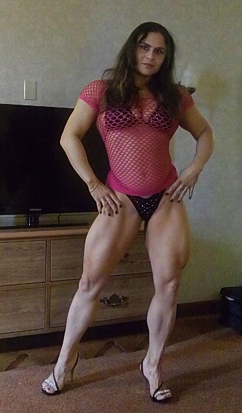 16P Lada Plihalova fem. muscles queen