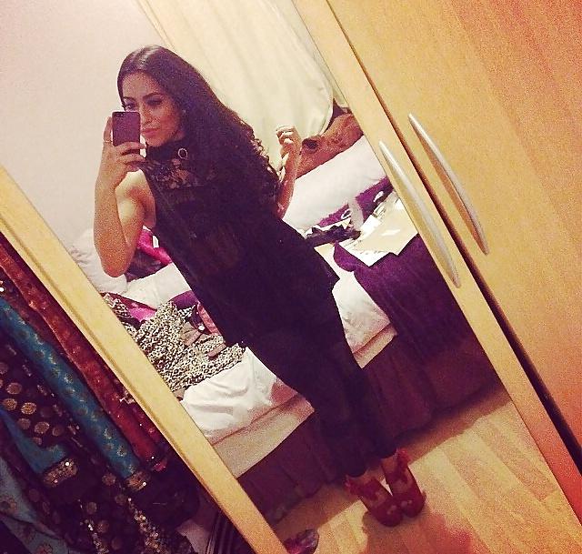 25P British uk paki indian bengali wank slut