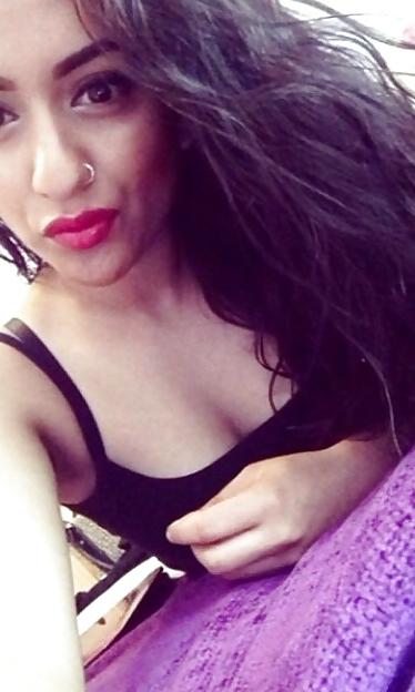 25P British uk paki indian bengali wank slut