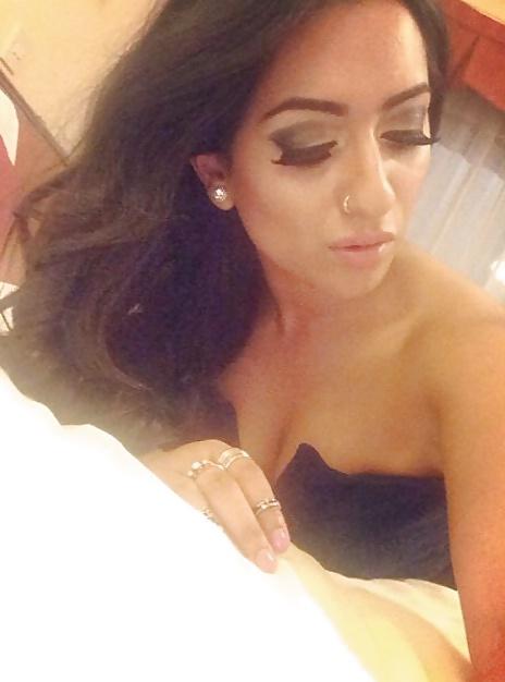25P British uk paki indian bengali wank slut