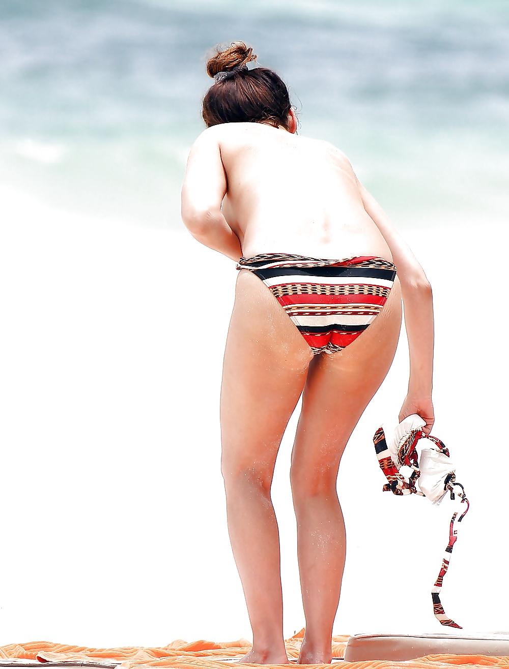 25P Kelly brook naked and juicy pink nipples !!!