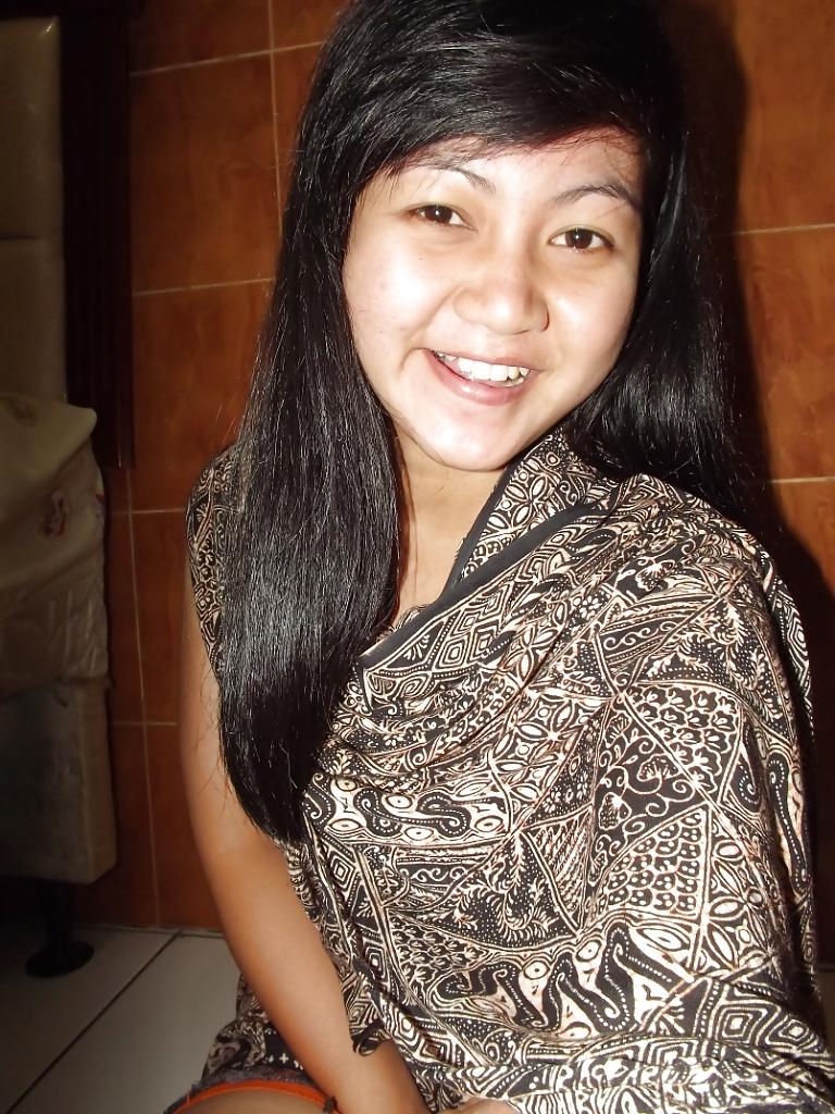 25P Cute Indonesian teen