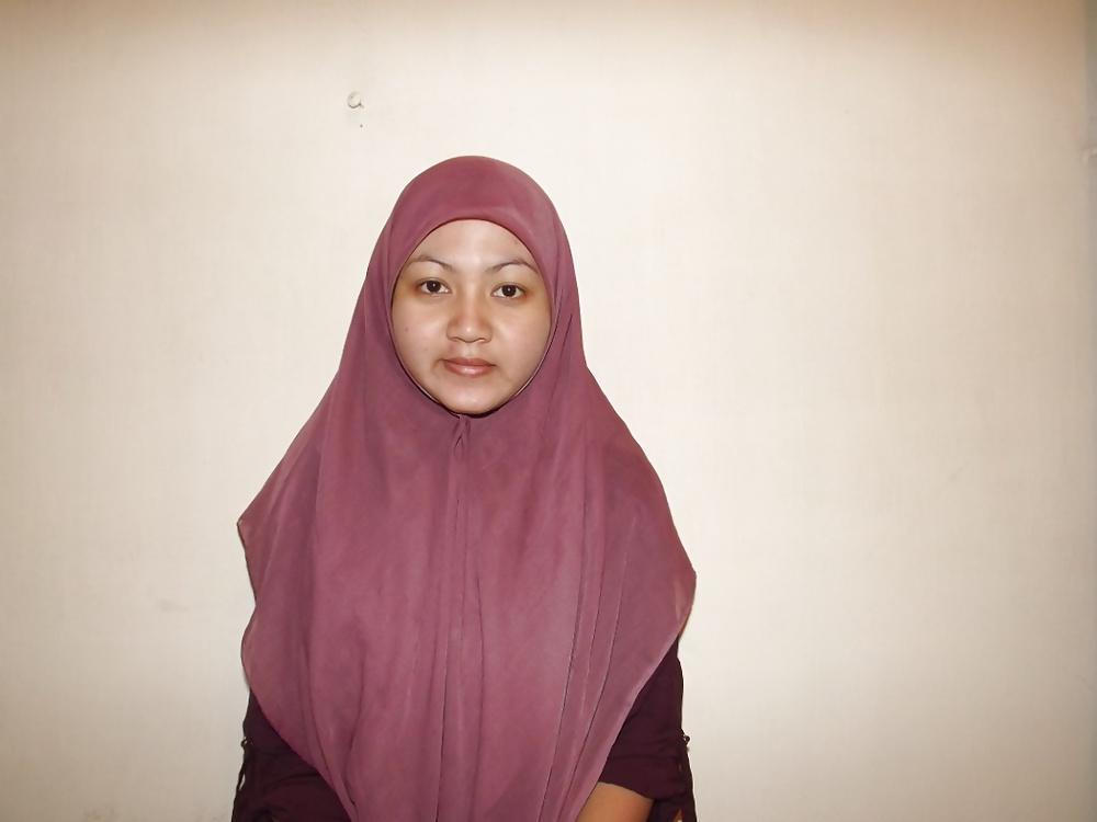 25P Cute Indonesian teen
