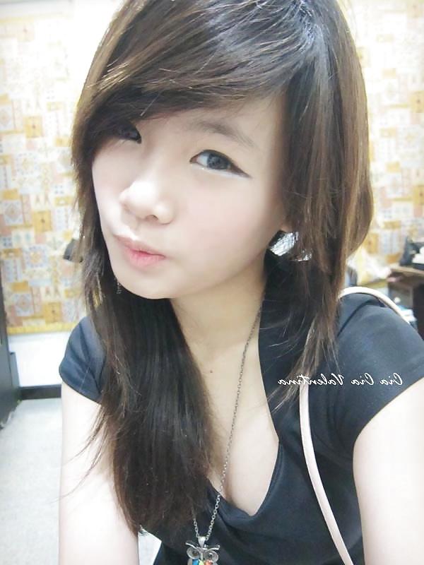 12P Model kediri namanya cia cia valentina