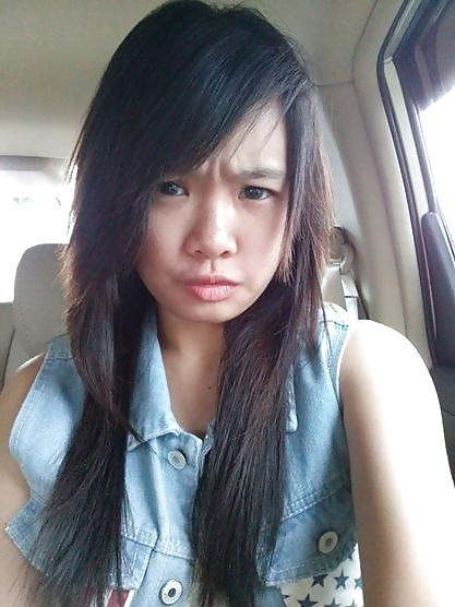 12P Model kediri namanya cia cia valentina