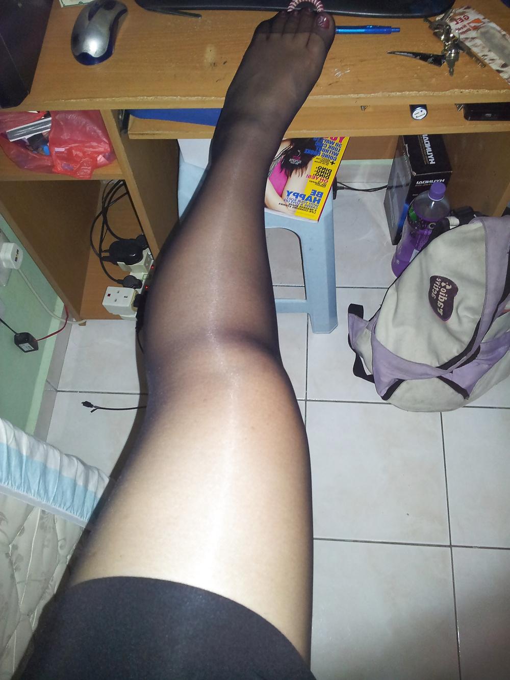25P COMMENT On What You'd Do To Her Nylon Feet 3!