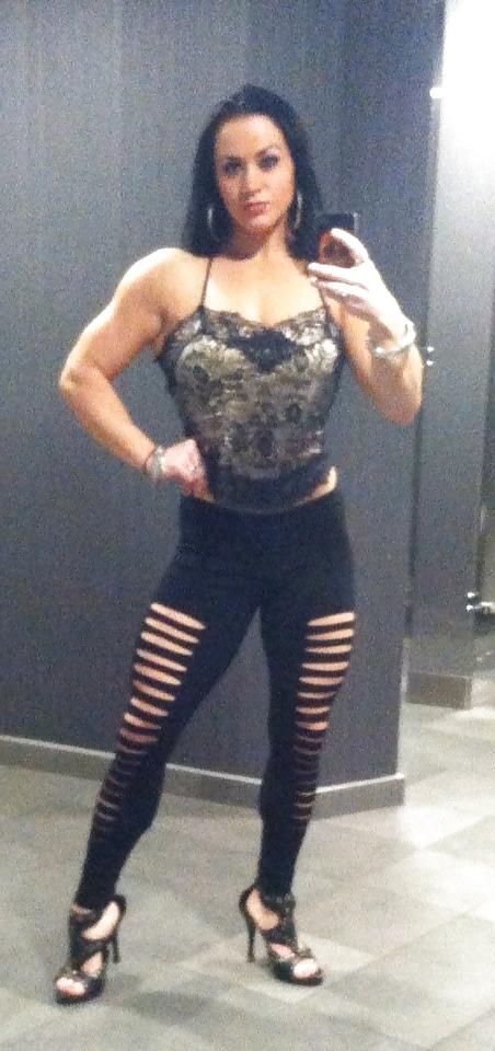 25P Hayley McNeff - Sexy female muscles