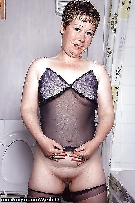 15P British granny Wendy from OlderWomanFun