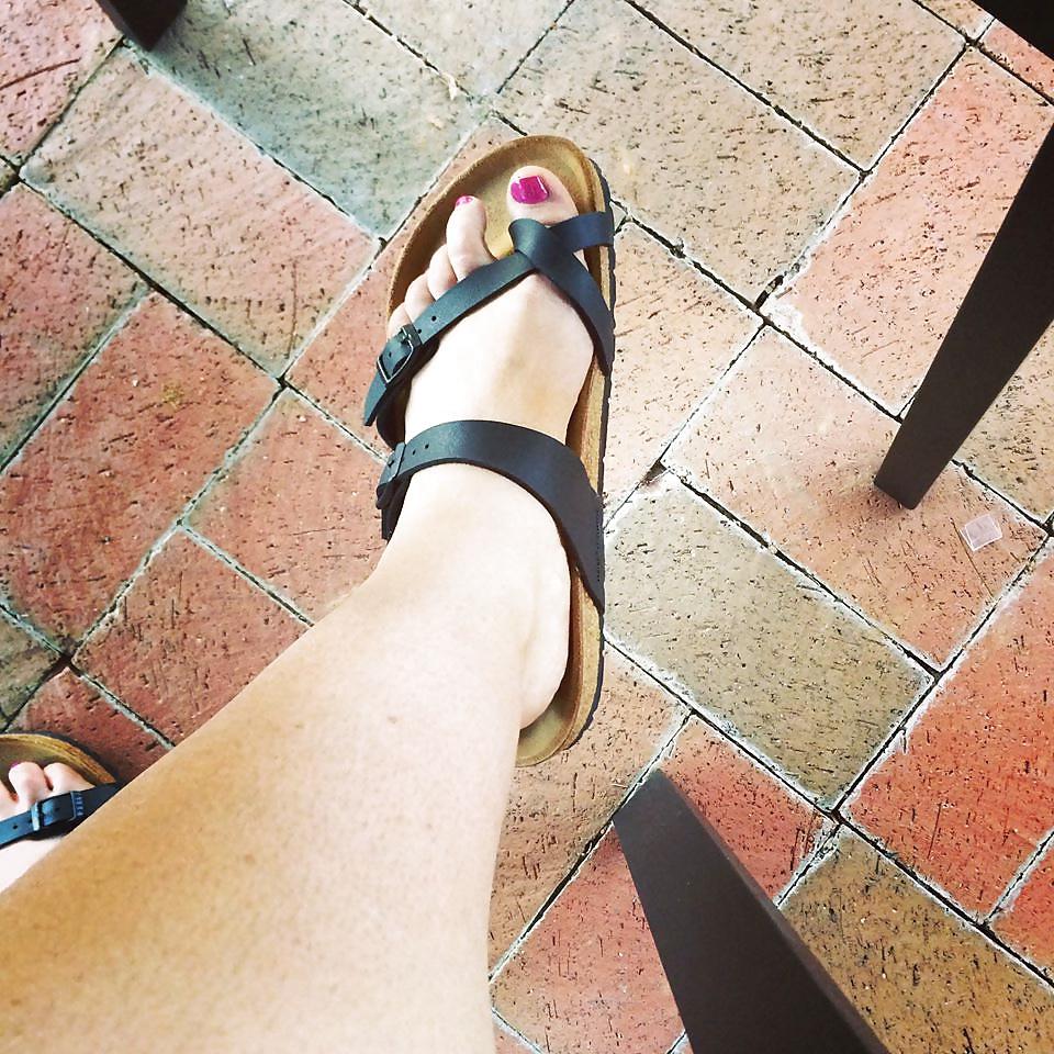 25P Birkenstock Shoes n Feet 7