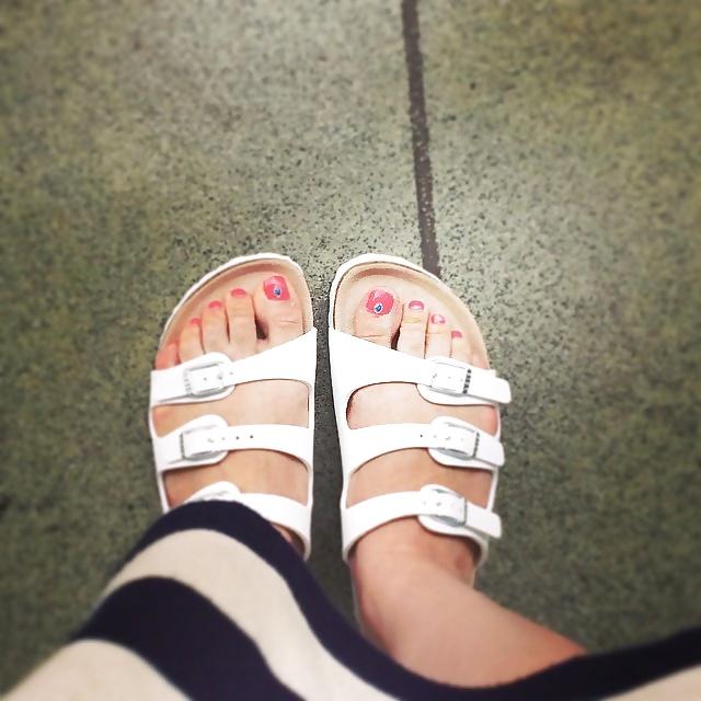 25P Birkenstock Shoes n Feet 7