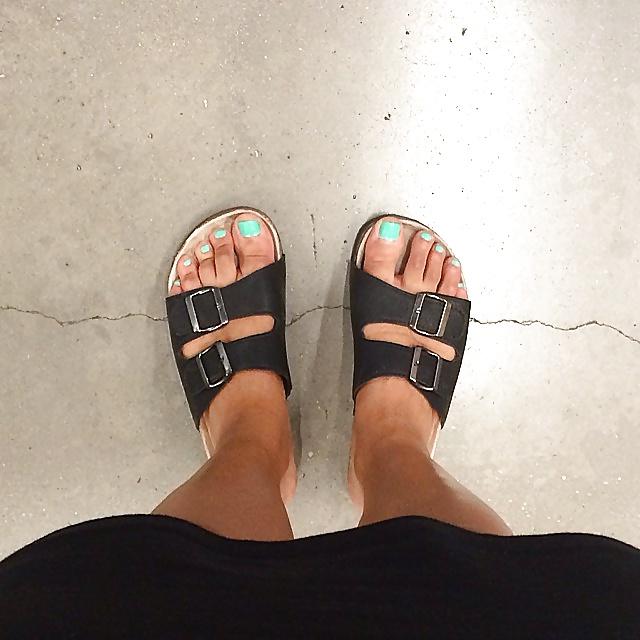 25P Birkenstock Shoes n Feet 7