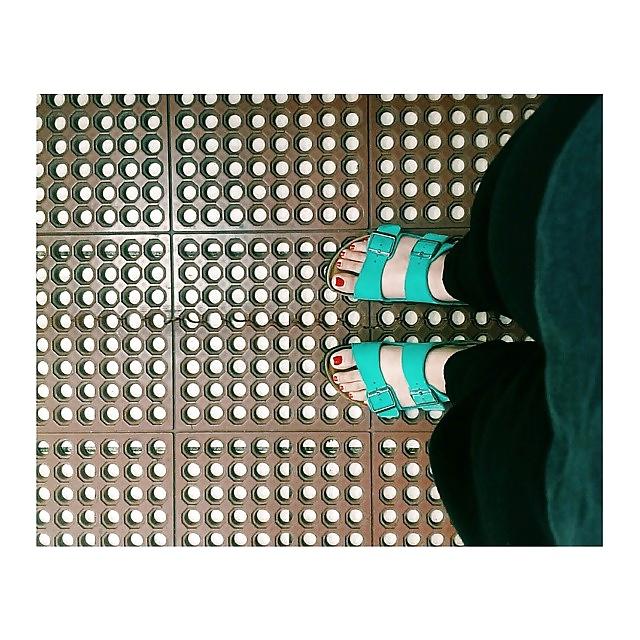 25P Birkenstock Shoes n Feet 7
