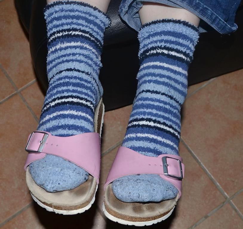 25P Birkenstock Shoes n Feet 7