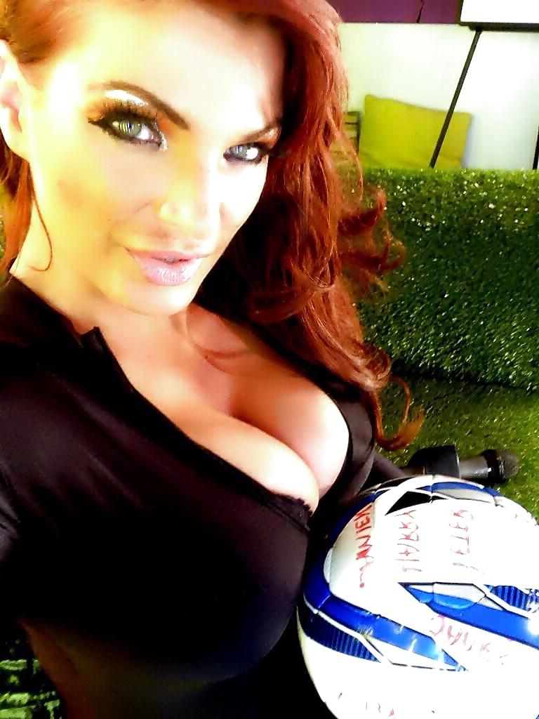 25P Ani James (British Glamour Model)