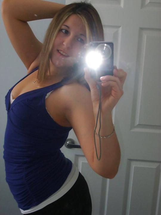 18P Wanna fuck this bitch? Check out her nasty ass!