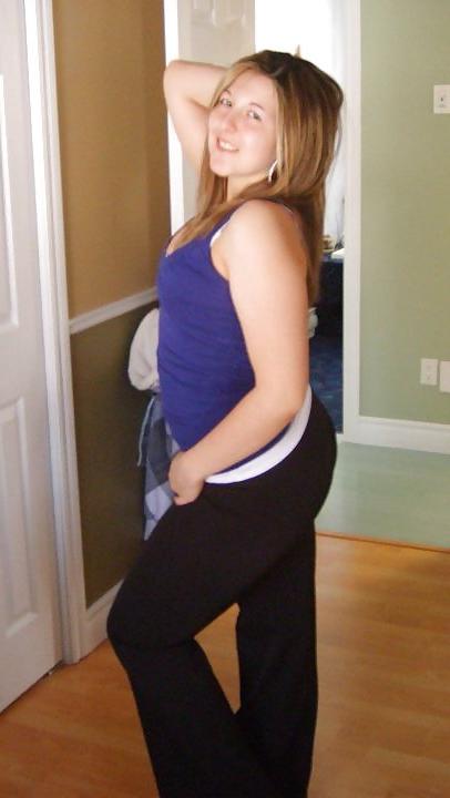 18P Wanna fuck this bitch? Check out her nasty ass!