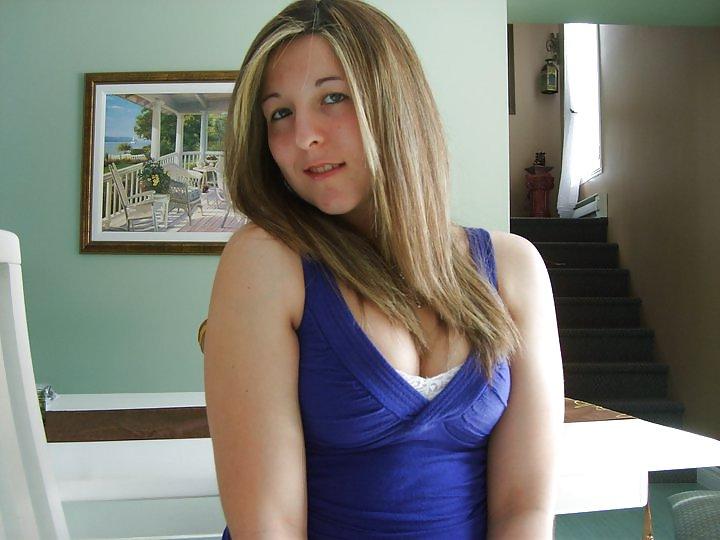 18P Wanna fuck this bitch? Check out her nasty ass!