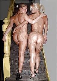 25P Erotic Lesbian Art.