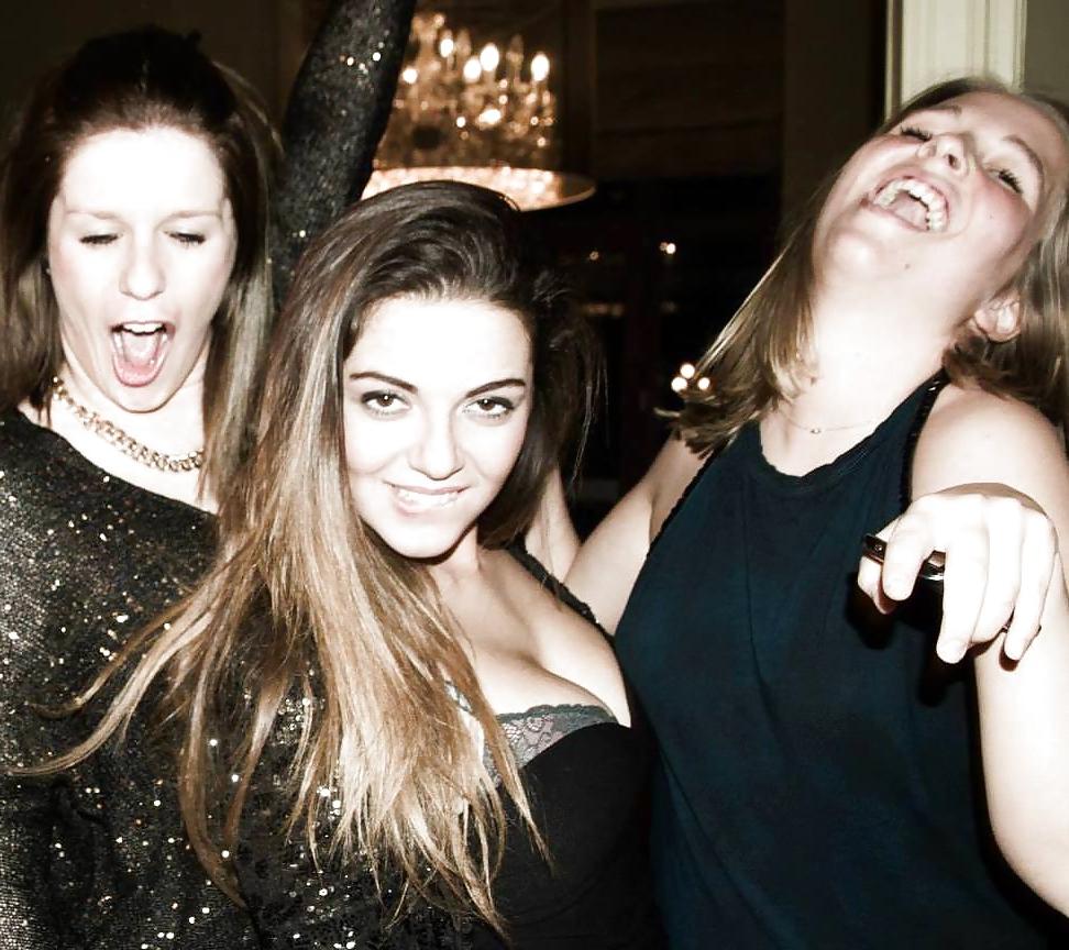 19P Estelle la petite bitch belge et ses copines