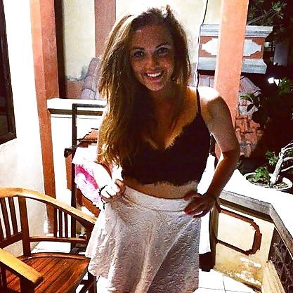 19P Estelle la petite bitch belge et ses copines