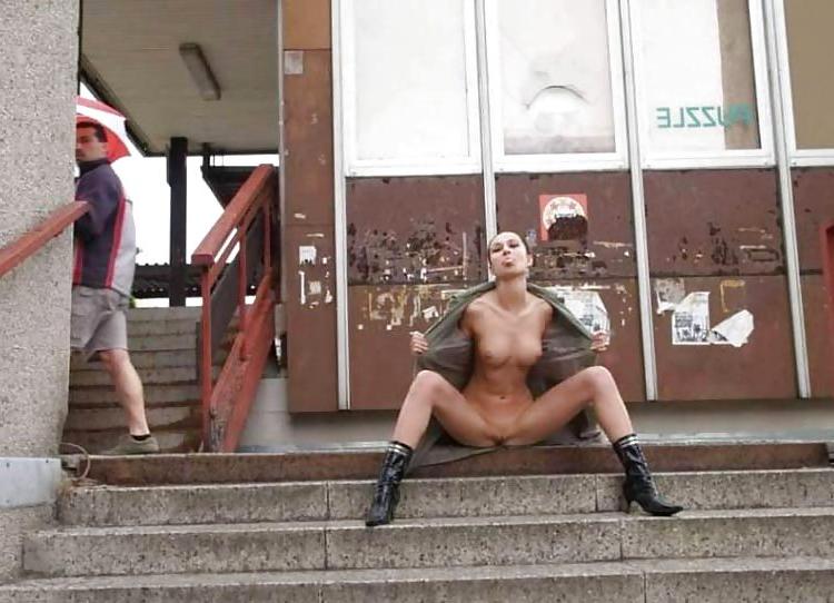 10P Nudes in public No. 16 - N. C. 