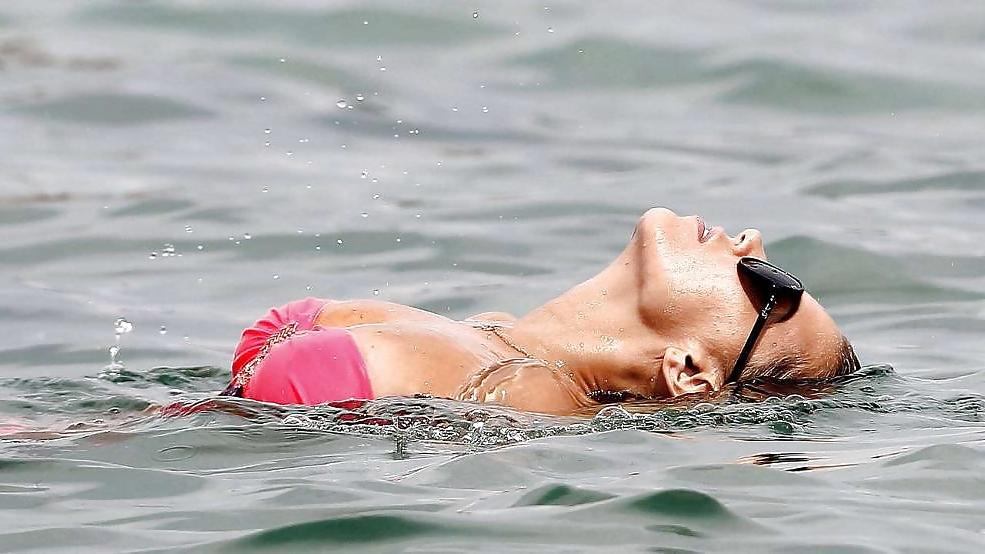 23P Sylvie van der vaart needs a bbc