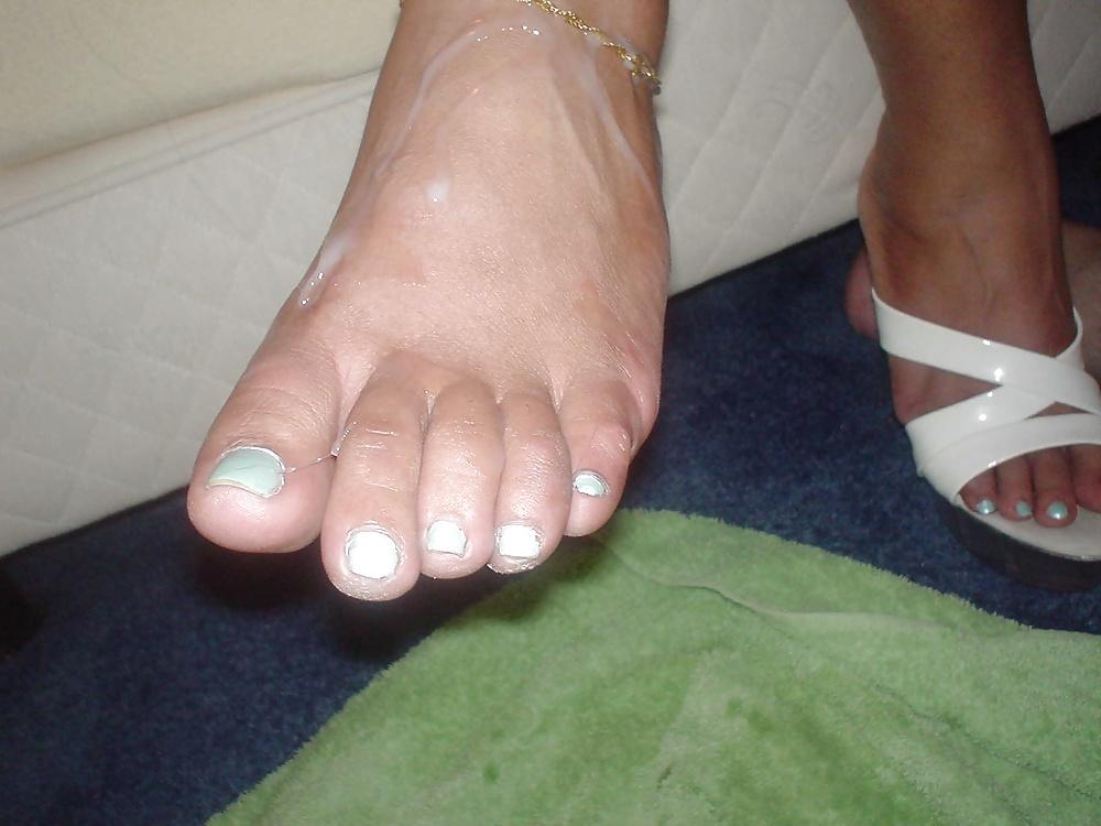 24P Feet Cum