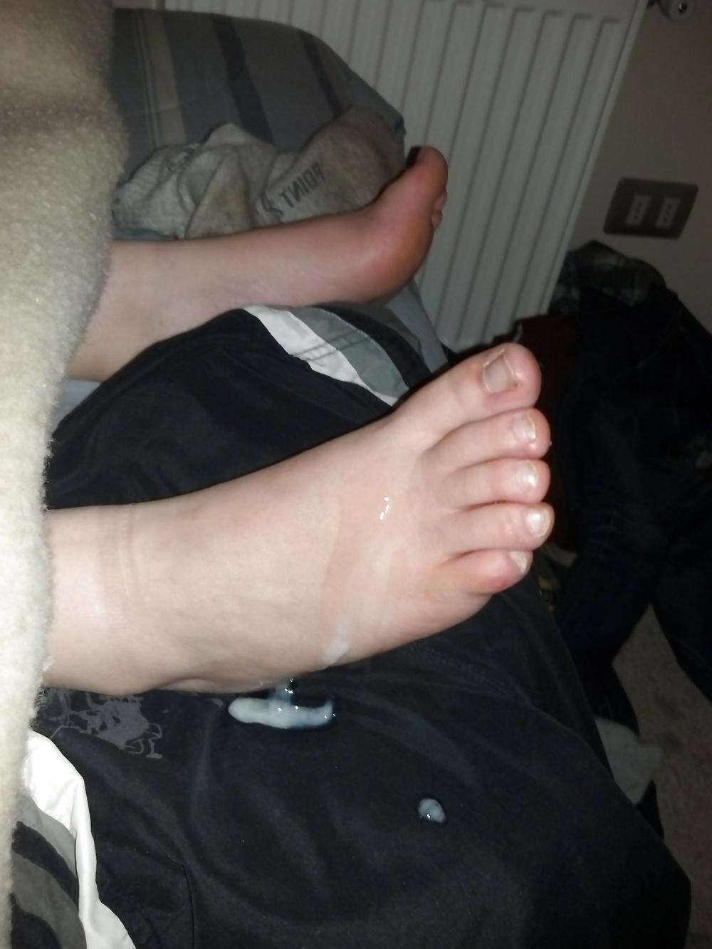24P Feet Cum
