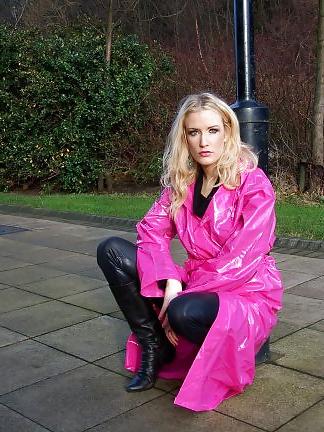 25P Girls Shiny PVC Rainwear