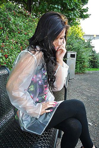 25P Girls Shiny PVC Rainwear