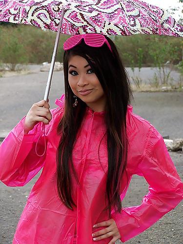 25P Girls Shiny PVC Rainwear