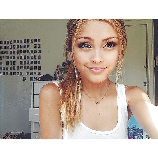 25P Cute and sexy Aussie teen Sarah Ellen