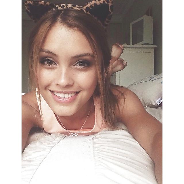 25P Cute and sexy Aussie teen Sarah Ellen