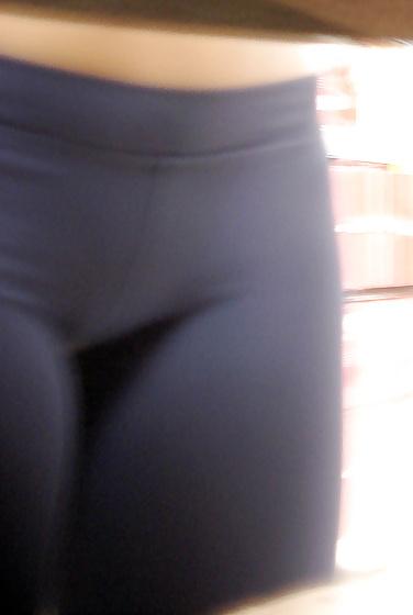 15P Candid Girlfriend  Spandex Fat Round Ass
