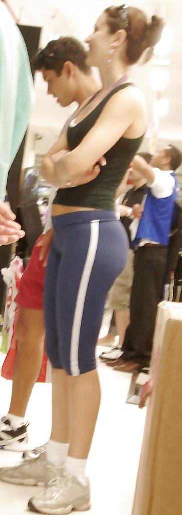 15P Candid Girlfriend  Spandex Fat Round Ass