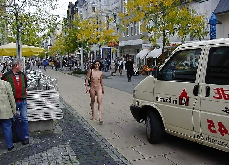 25P Stef nackt in der Öffentlichkeit