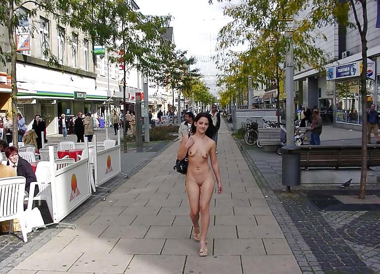 25P Stef nackt in der Öffentlichkeit