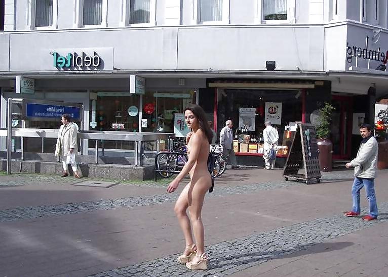 25P Stef nackt in der Öffentlichkeit