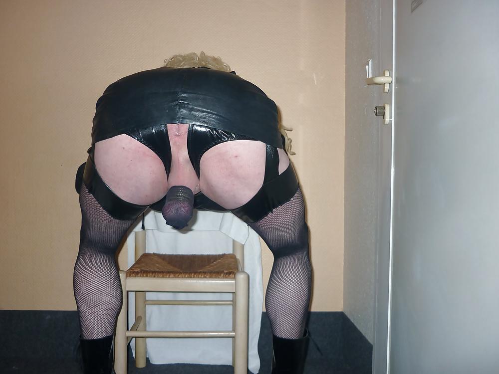 10P Lady Isabelle Leather Bitch