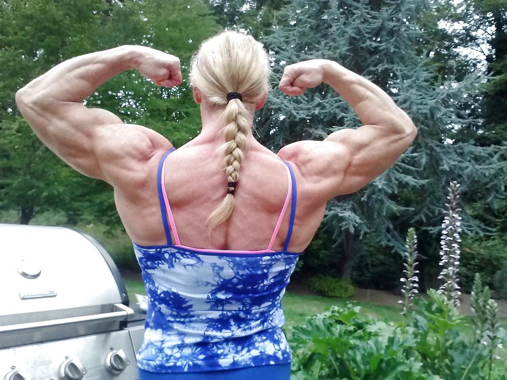 23P Lora Ottenad - Sexy female muscles