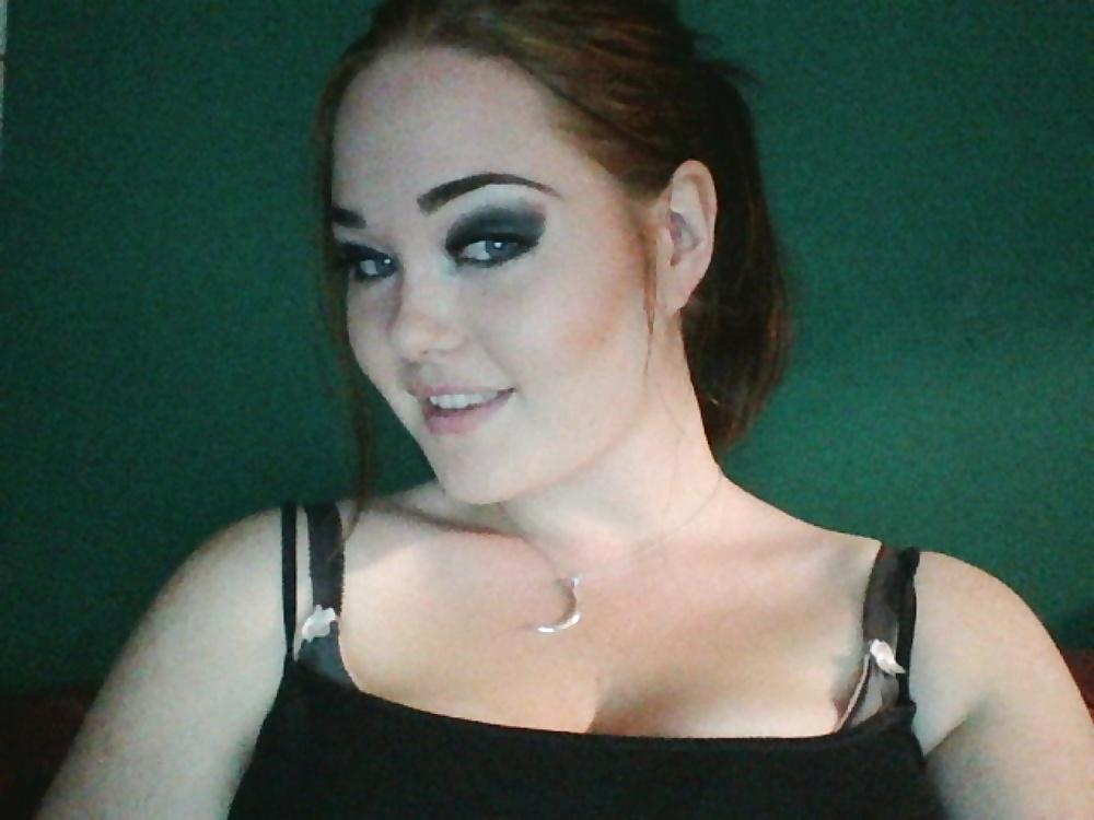 25P Chubby goth teen