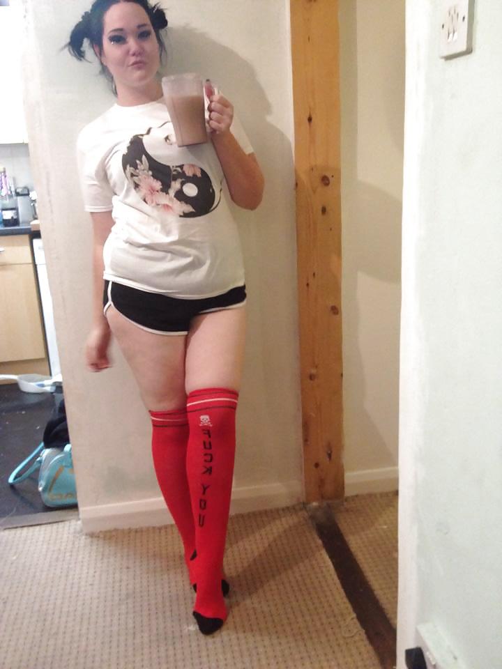 25P Chubby goth teen