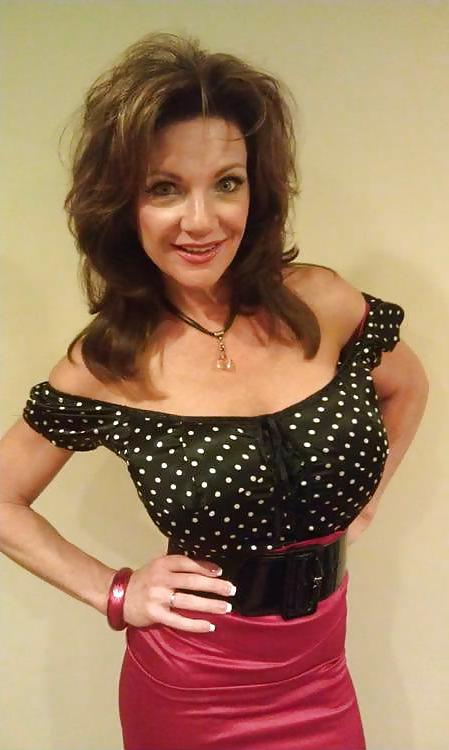 25P Mature Goddess