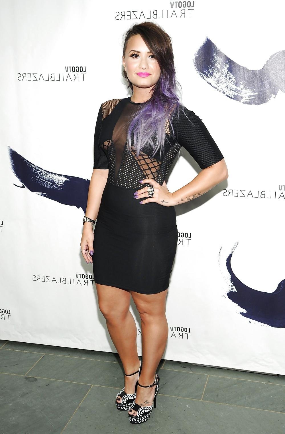 12P Foot - goddess #51 : Demi Lovato