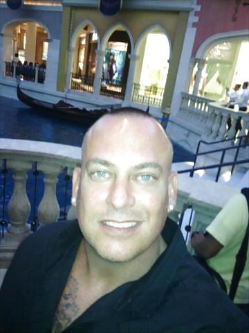 9P Gay guy from Texas for BBC