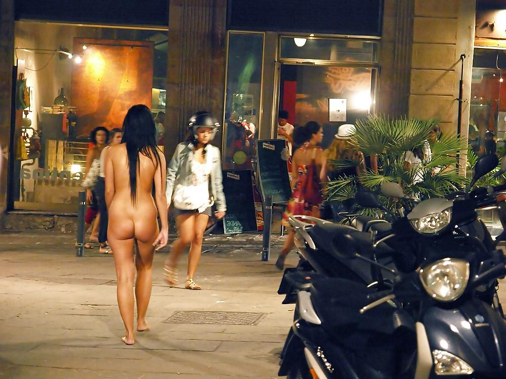 25P Nude in public 25