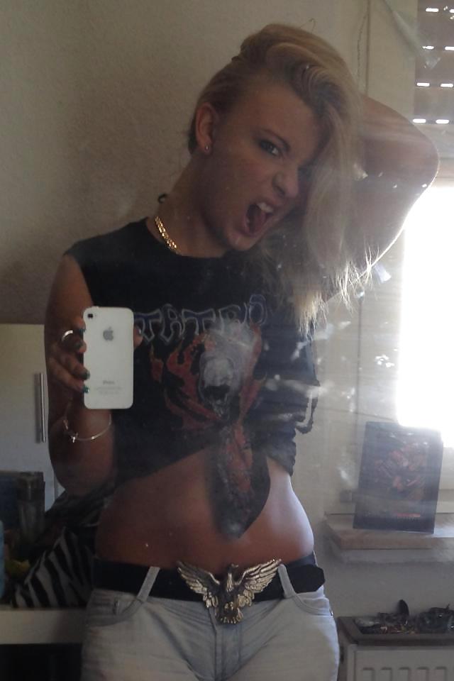 12P Sexy german bitch to fuck and breed