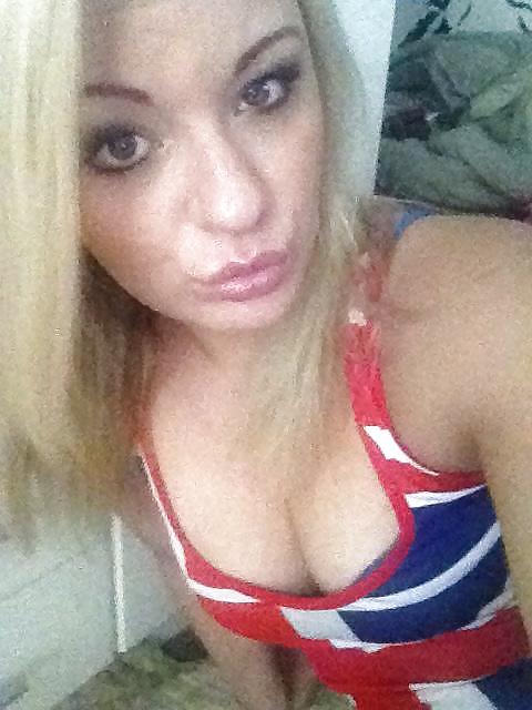 12P Sexy german bitch to fuck and breed